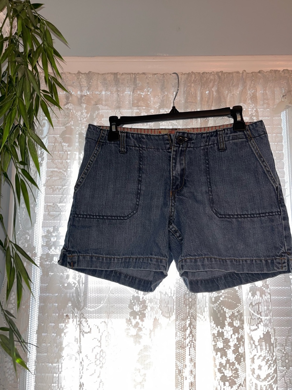VINTAGE y2k women’s low rise shorts